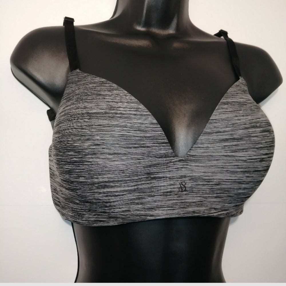 Victoria Secret No Wire Padded Bra size 38C